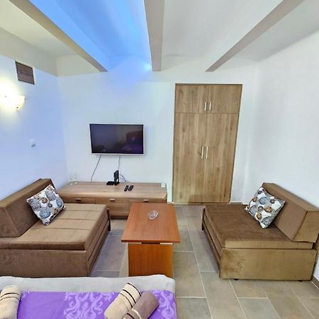 בלגרד Booking Apartments Alone 1 מראה חיצוני תמונה