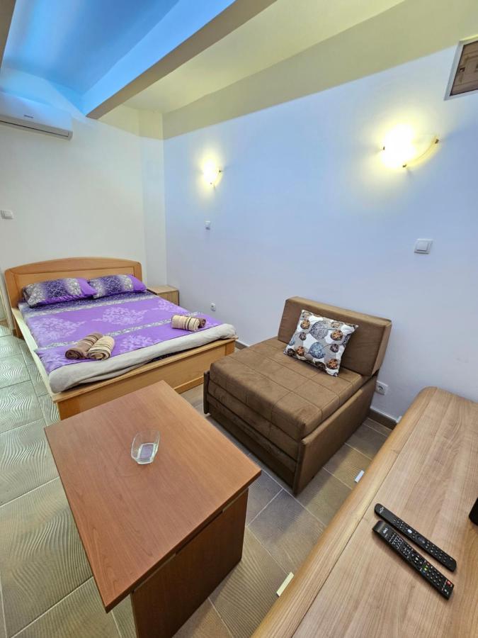 בלגרד Booking Apartments Alone 1 מראה חיצוני תמונה