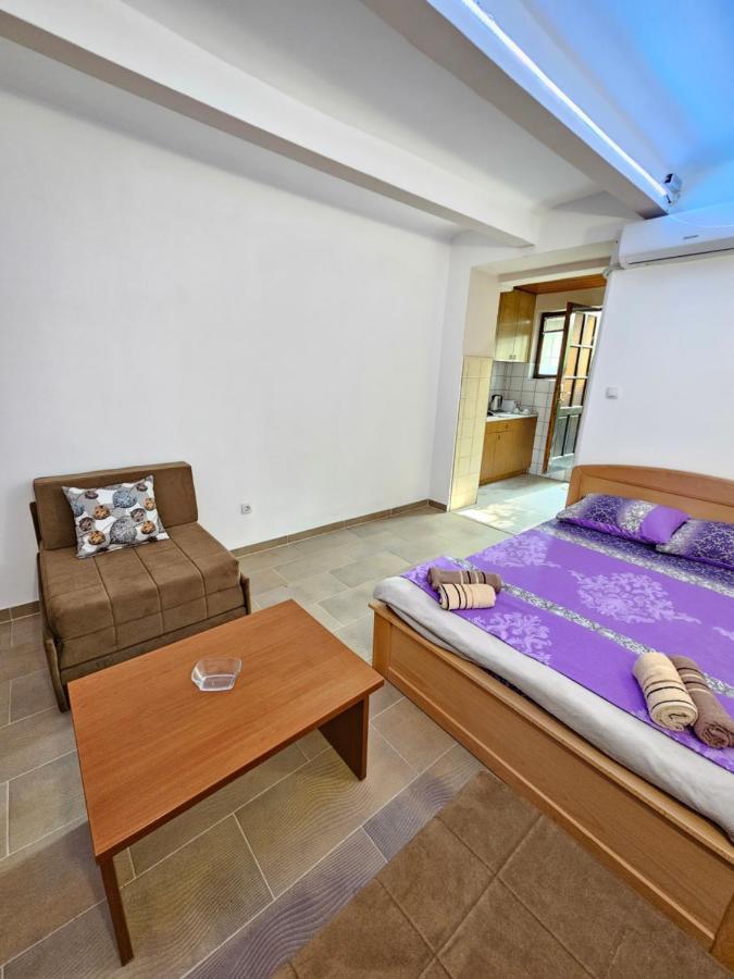 בלגרד Booking Apartments Alone 1 מראה חיצוני תמונה